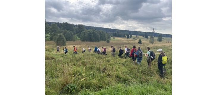Mladí dobrovolníci z Česka, Německa a dalších zemí se opět zapojí do revitalizace rašelinišť a mokřadů v Národním parku Šumava Mladí dobrovolníci z Česka, Německa a dalších zemí se opět zapojí do revitalizace rašelinišť a mokřadů v Národním parku Šumava
