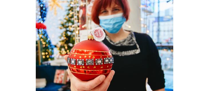 Sbírka vánočních ozdob a dekorací na podporu onkologicky nemocných