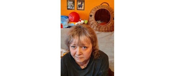 Pomoc ženě s roztroušenou sklerózou během léta Pomoc ženě s roztroušenou sklerózou během léta