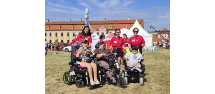 Setkání vozíčkářů na Velehradě Setkání vozíčkářů na Velehradě