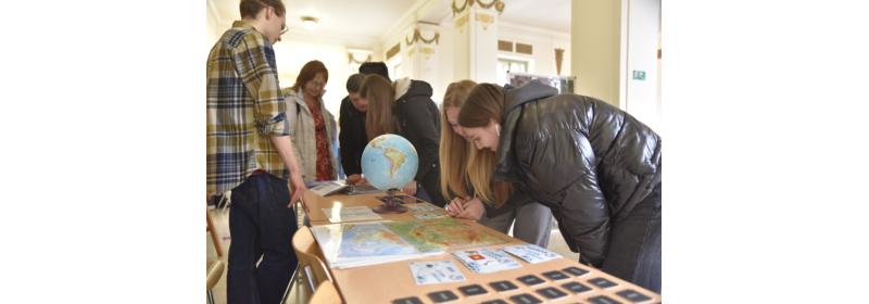 Dobrovolníci Geografické sekce Přírodovědecké fakulty Univerzity Karlovy