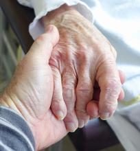 Dobrovolníci přinášejí osamělým seniorům zájem, blízkost a radost ze života